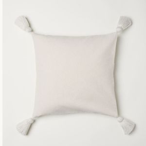 ☕2 H&M tassle cushion covers